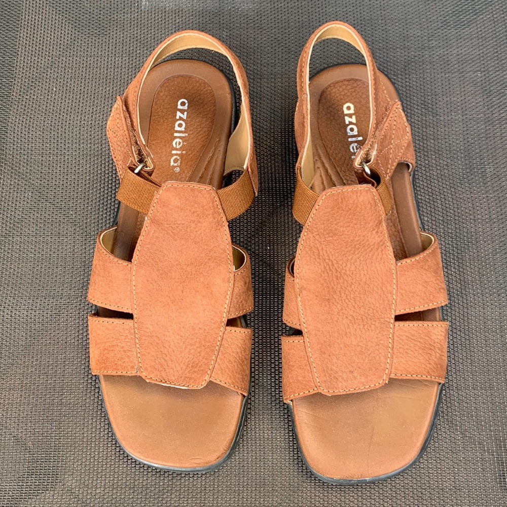 Azalea sandal